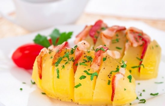 Картошку-гармошку с курицей любят не только родители, но и малыши