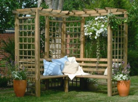 простая садовая арка для винограда или вертикального озеленения