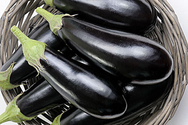 Баклажаны не только теплолюбивые растения, но и влаголюбивые