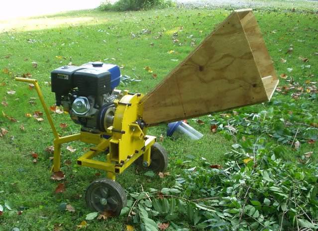 Эффективный измельчитель веток для мотоблока позволяет значительно уменьшить количество растительного мусора на приусадебном участке