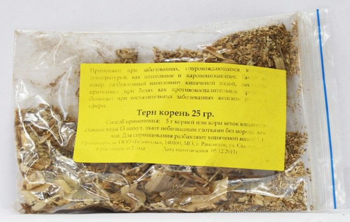 Приготовить настойку можно и их корней кустарника