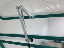 С помощью термопривода можно автоматически проветривать теплицу