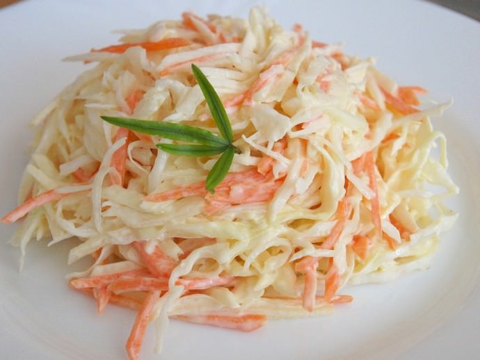 Салат получается сочным, красивым и вкусным