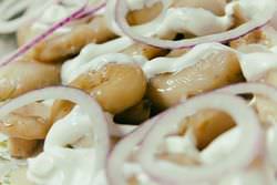 Консервация посредством соления или маринования особо подчеркиваютизысканный вкус и пищевую ценность груздей