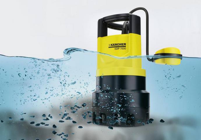 Дренажный насос для бассейна позволяет откачивать практически чистую или с легким загрязнением вод