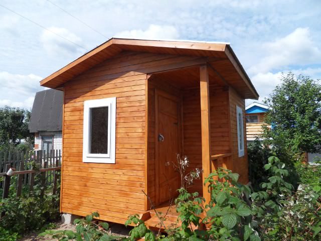 Создавать условия можно очень долго, главное не увлечься и не превратить временное жилье в постоянное, со всеми дорогими удобствами