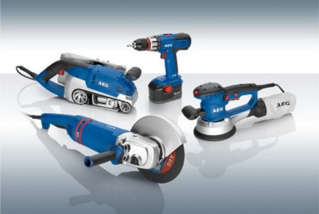 Качественный электроинструмент на даче поможет выполнить многие работы!