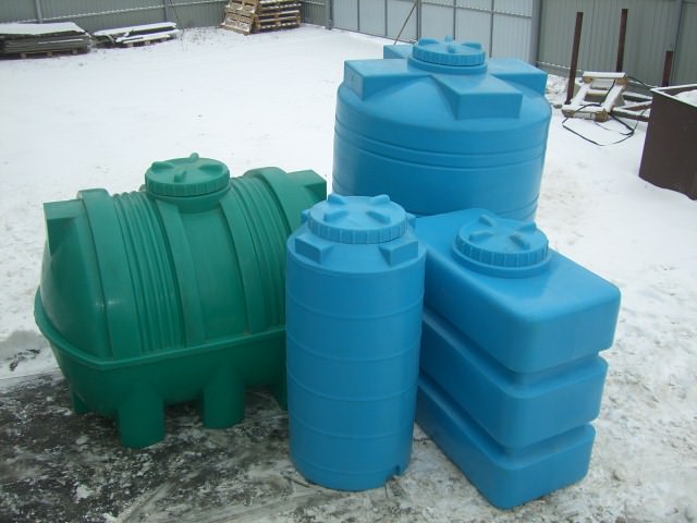Емкости для воды на даче в 100, 200, 500, 1000 и 5000 л