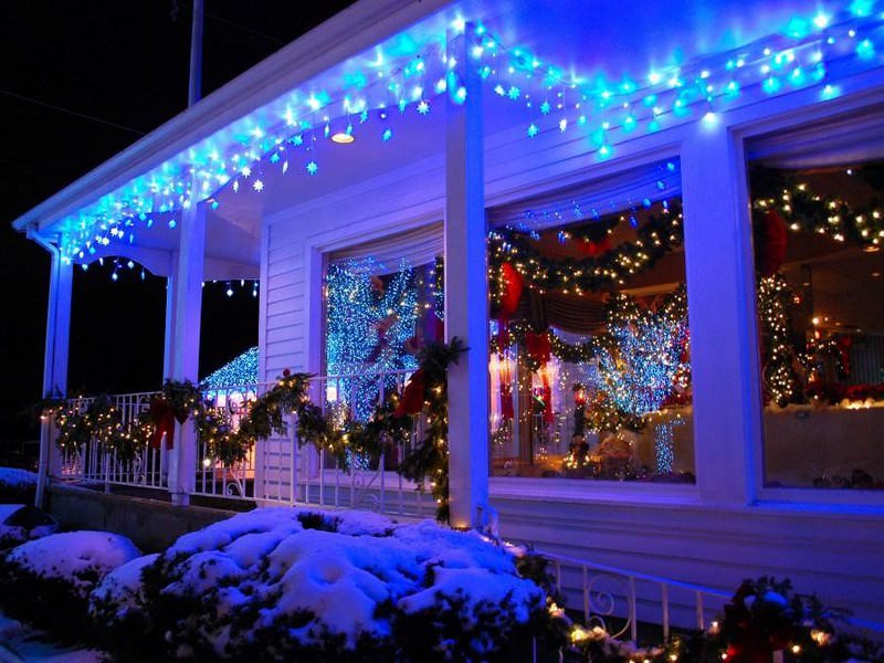 По большому счету, справиться с работой можно и самостоятельно, просто уточнив процесс у продавца