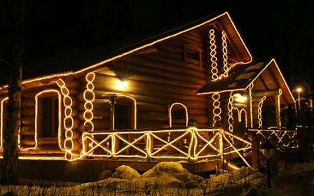 Выбрав производителя, выбираете характеристики, цвет, размеры, а далее, уже по назначению и требованиям от длины ленты и самого светового пучка, дополнительное оборудование, которое поможет обеспечить качественную и бесперебойную работу