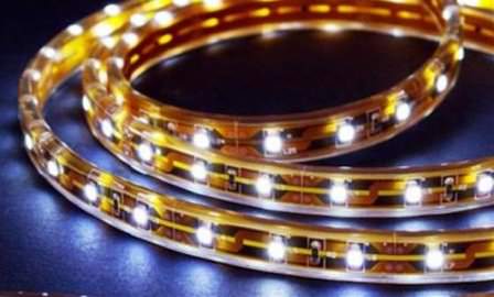 Лента очень проста в монтаже и, как говорят продавцы, установить и подключить подобного вида иллюминацию, сможет абсолютно любой человек, которому все объяснили по порядку