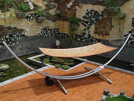 Дачный гамак с каркасом — практичный, но подороже
