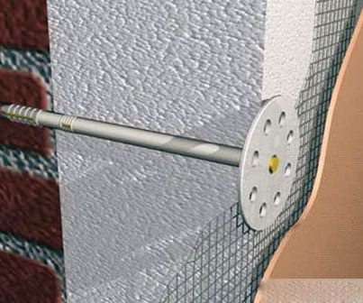 Очень желательно и утеплить кладовую, тем более, что сделать это очень просто