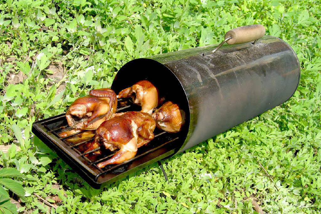 Готовый продукт из коптильни, которую мы сделали на даче самостоятельно