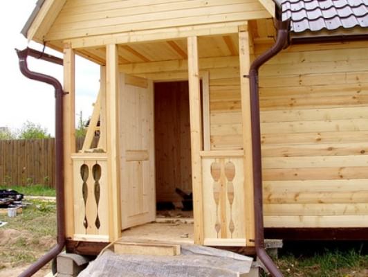 Как правильно выбрать козырек для крыльца дома, мы расскажем вам уже сейчас