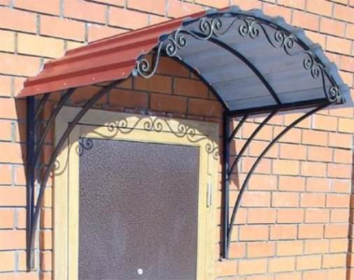 Современные и очень практичные козырьки из профнастила