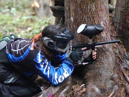 Для активного времяпрепровождения на даче отлично подходит пейнтбол