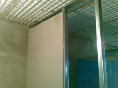 Гипсокартон — материал для внутреннего строительства и изменения архитектуры дома