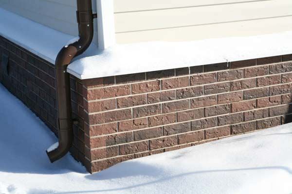 Для цоколя и фундамента важно выбрать качественные материалы для наружной отделки