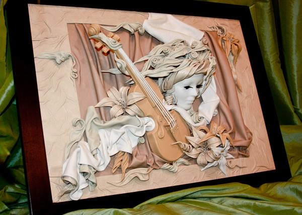 Из картона можно сделать много удивительных предметов интерьера