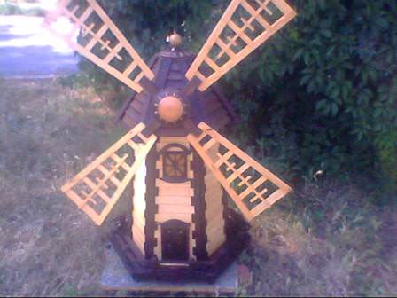 Можно ли построить декоративную ветряную мельницу на даче своими руками?