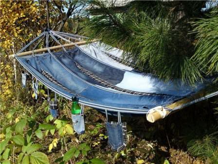 Дачный гамак из нескольких пар старых джинсов