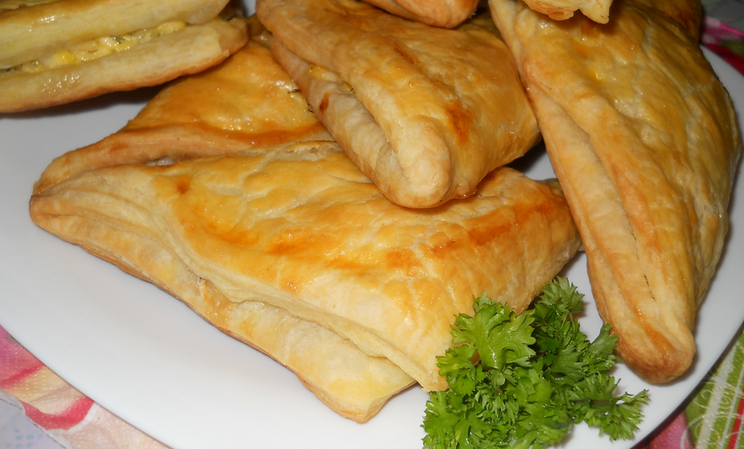 Слойки с курицей и грибами