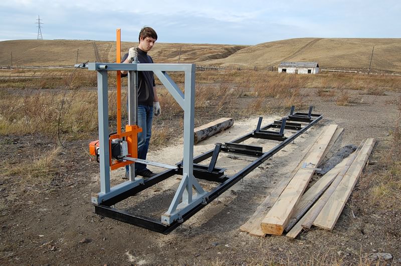 Когда сборка пилорамы завершена, ее необходимо проверить на устойчивость и соблюдение уровней