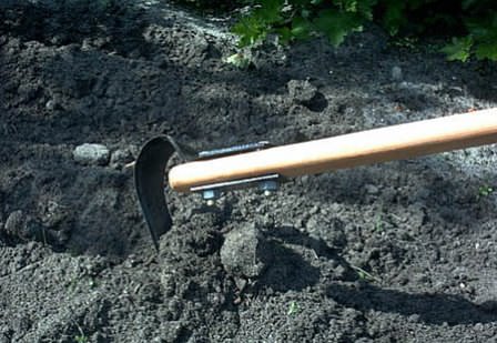 Внимательно изучите правила работы с плоскорезом, это поможет вам сократить временные затраты