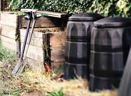 В осенний период обязательно необходимо организовать удобрение сада