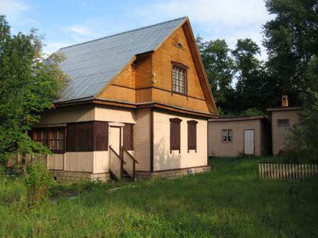 Важно произвести наружную и внутреннюю уборку, слегка подремонтировать сколы и трещины, вымыть и покрасить окна, а если необходимо, то даже отремонтировать их