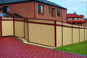 Применение профнастила на даче может быть самым разнообразным, ведь материал действительно достоин внимания