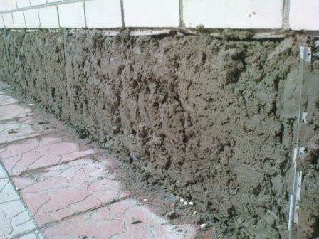 Сложным этапом ремонта цоколя дома считается само начало, далее же работа идет куда интереснее и быстрее