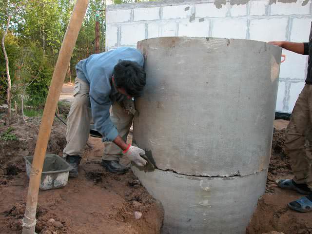 Не забудьте обратить внимание на септик, водопровод, канализацию, разводку электрики по дачному участку