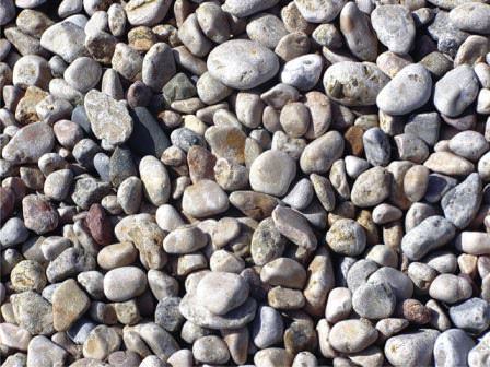 Гравий на даче можно использовать для самых разноплановых работ