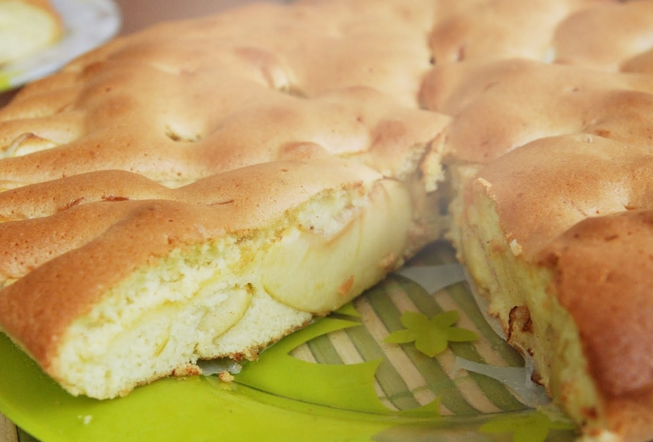 Рецепт шарлотки в мультиварке, классический