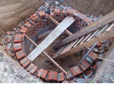 Выгребная яма своими руками — более дешевый вариант с канализацией