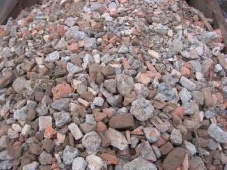 Материал для заполнения дополнительной ямы канализации, а также для установки стока-канализации