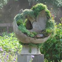 Искусственно состаренная скульптура