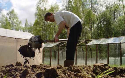 ручное внесение удобрений