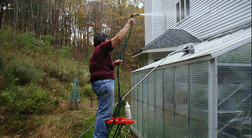 Теплица осенью: уборка, обработка дезинфекцией, удобрения, общий уход