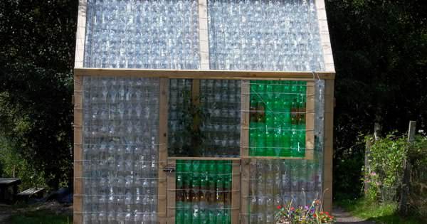 Теплица из пластиковых бутылок своими руками