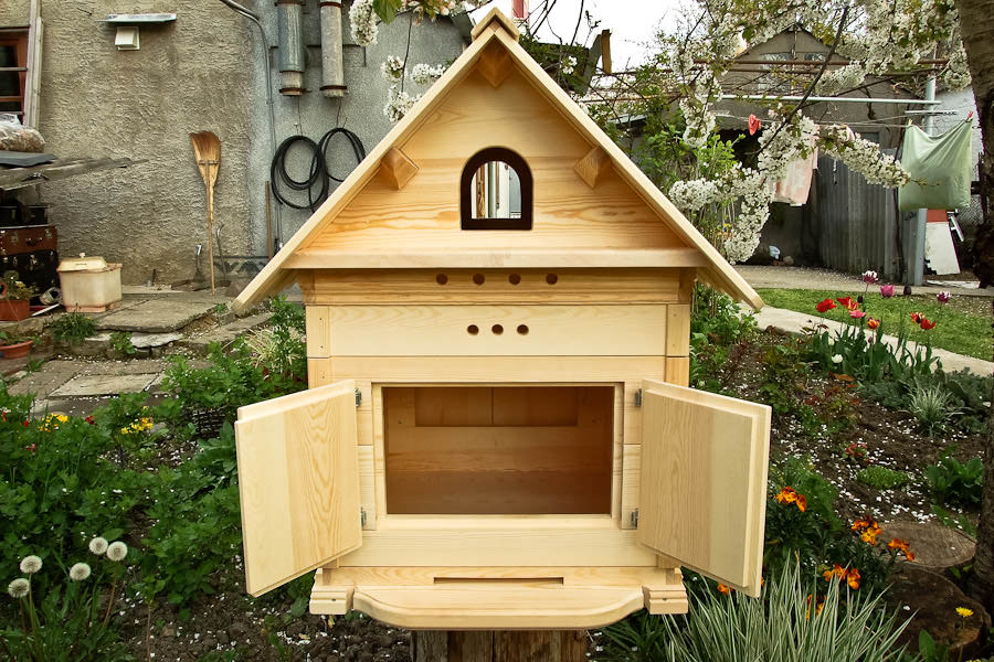 Использование дерева для изготовления улья очень оправдано