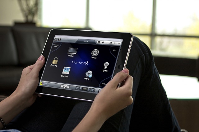 Нам очень важна безопасность дачной территории. И причиной является не только дорогой нам урожай и техника, но также наши близкие люди и дети, что даже в первую очередь