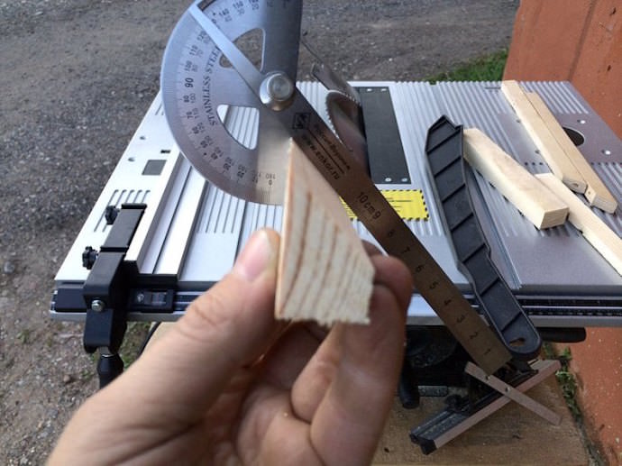 Необходимо распилить доски по меткам