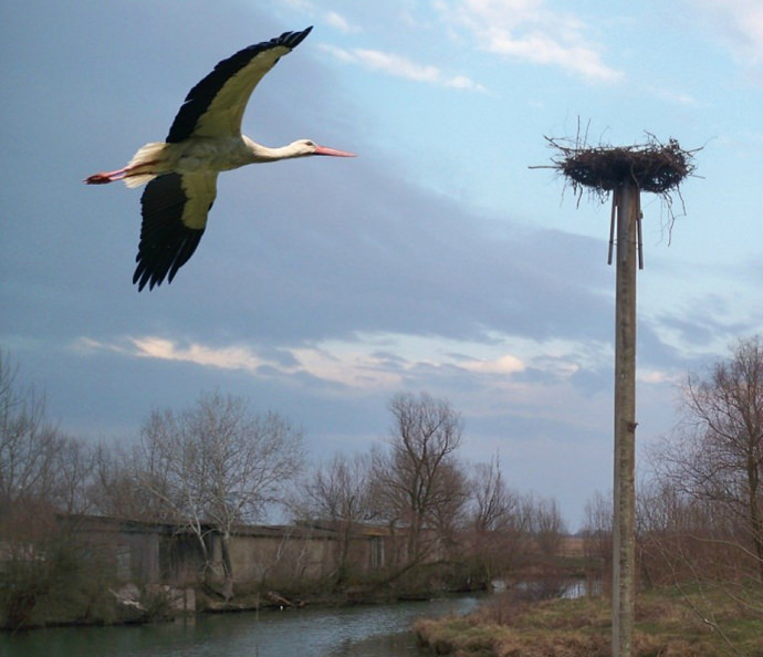 Конструкция, которая надевается на верхнюю часть столба