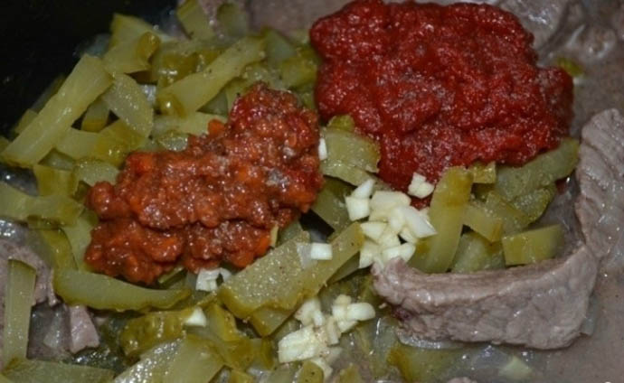 Несложные уход и содержание фритиллярии позволяют даже неопытным начинающим садоводам вырастить на своем участке достойного «короля» клумбы – рябчика императорского