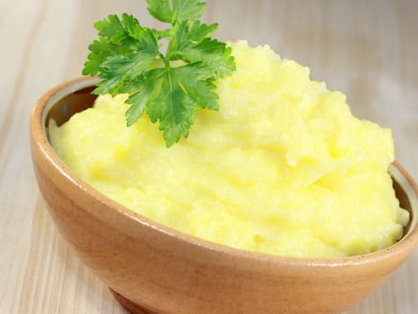 Пюре не нужно излишне разбавлять молоком или водой, следите за консистенцией