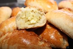 Пирожки с капустой и яйцом – рецепт, известный уже давно, но не потерявший своей актуальности