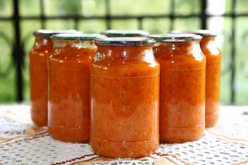 Вкус приготовленной по этому рецепту икры очень схож с магазинной